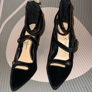 Jessica Simpson Size 7M  4” heels